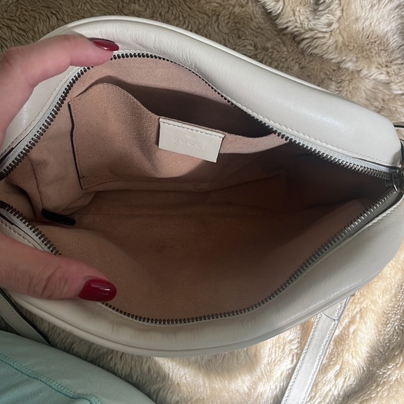 Gucci Marmont Chain Shoulder Bag in Cream - Picture 13 of 16